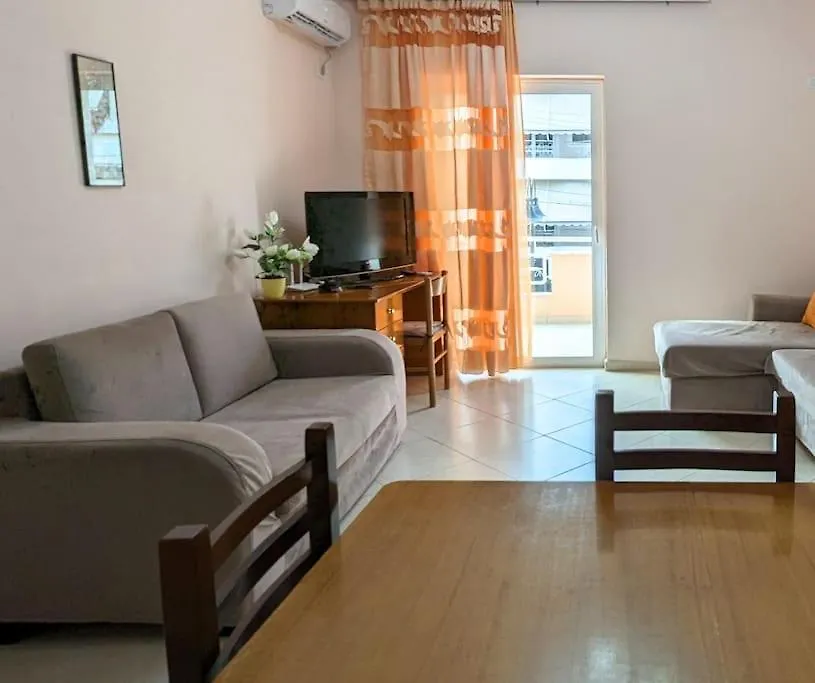 Sharing Apt- Private Room With 2 Beds Sarande