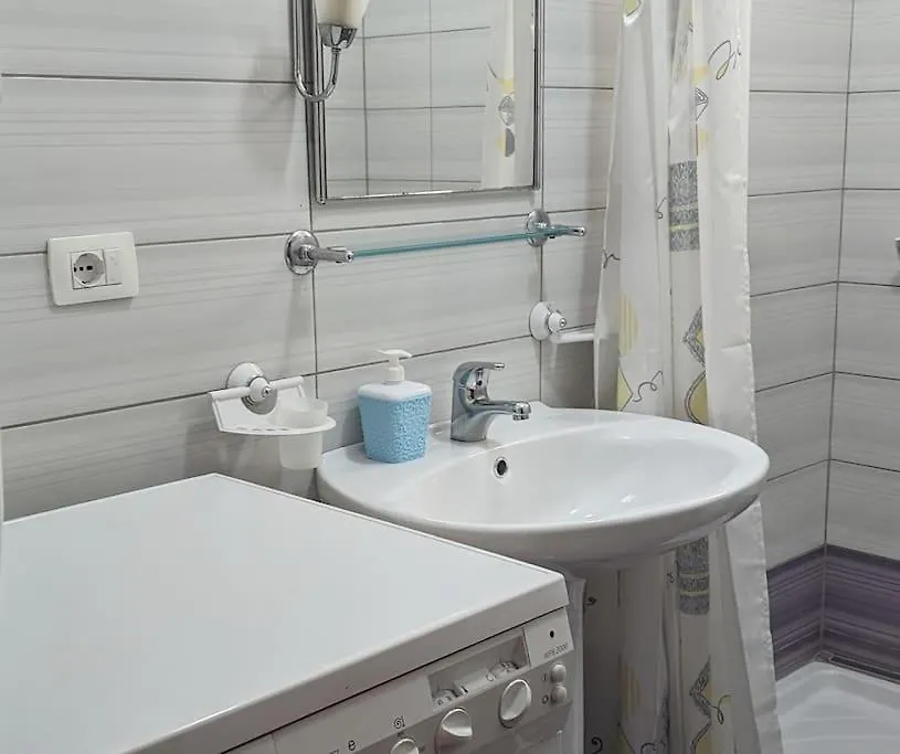 Apartment Sharing Apt- Private Room With 2 Beds Sarande
