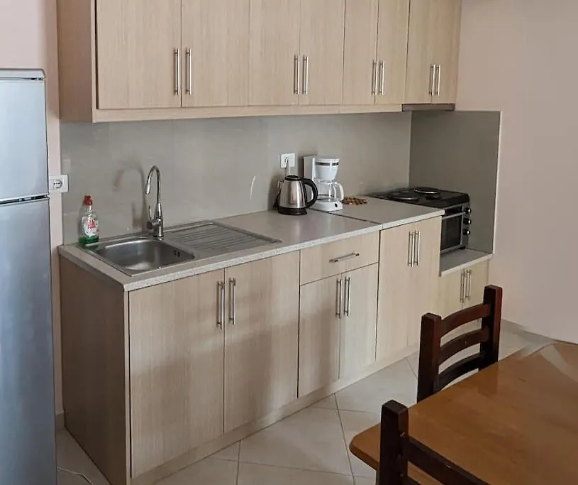 Sharing Apt- Private Room With 2 Beds Sarande